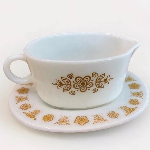 70s PYREX Vintage Gravy Boat & Underplate, Butterfly Gold -  77-U, 77-B - Picture 1 of 6